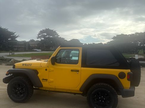 Used 2021 Jeep Wrangler Sport image 11