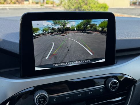 Used 2021 Ford Escape SE w/ SE Sport Appearance Package image 8