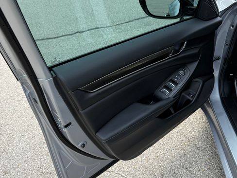 Used 2021 Honda Accord Sport image 15