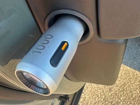 Used 2023 Rivian R1T Launch Edition image 24