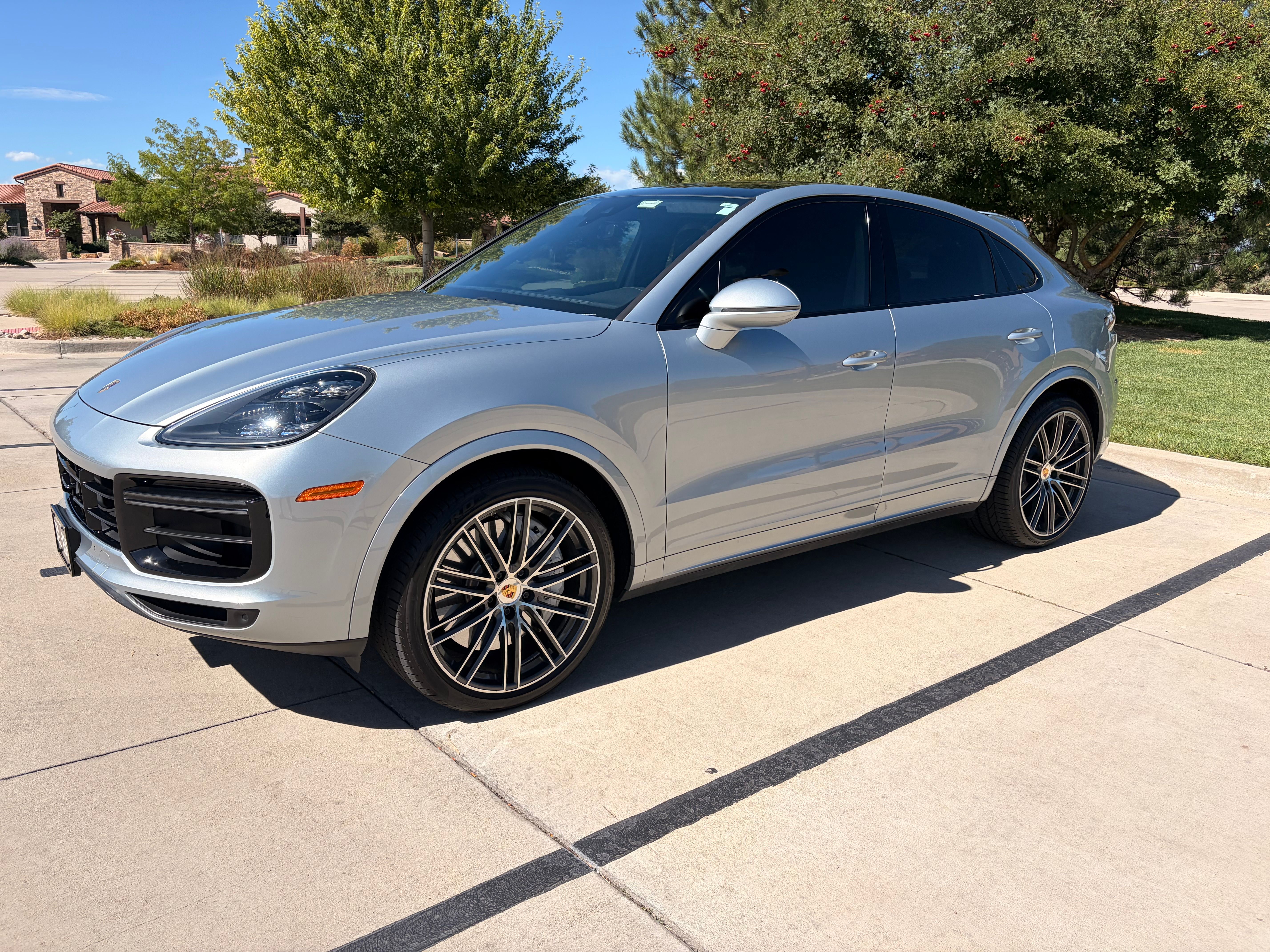 Used 2020 Porsche Cayenne Turbo AWD/4WD image 2