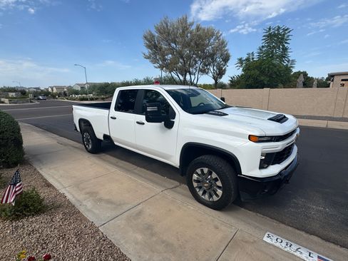 Used 2024 Chevrolet Silverado 2500 Custom w/ Custom Value Package RWD image 2