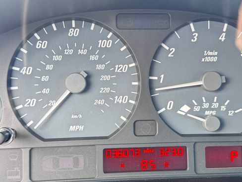 Used 2002 BMW 325Ci Convertible RWD image 8