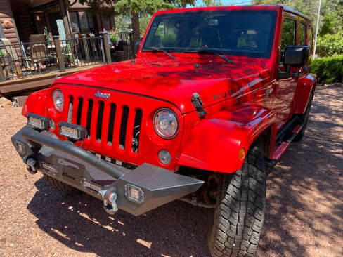 Used 2018 Jeep Wrangler Unlimited Rubicon w/ Connectivity Group AWD/4WD image 5