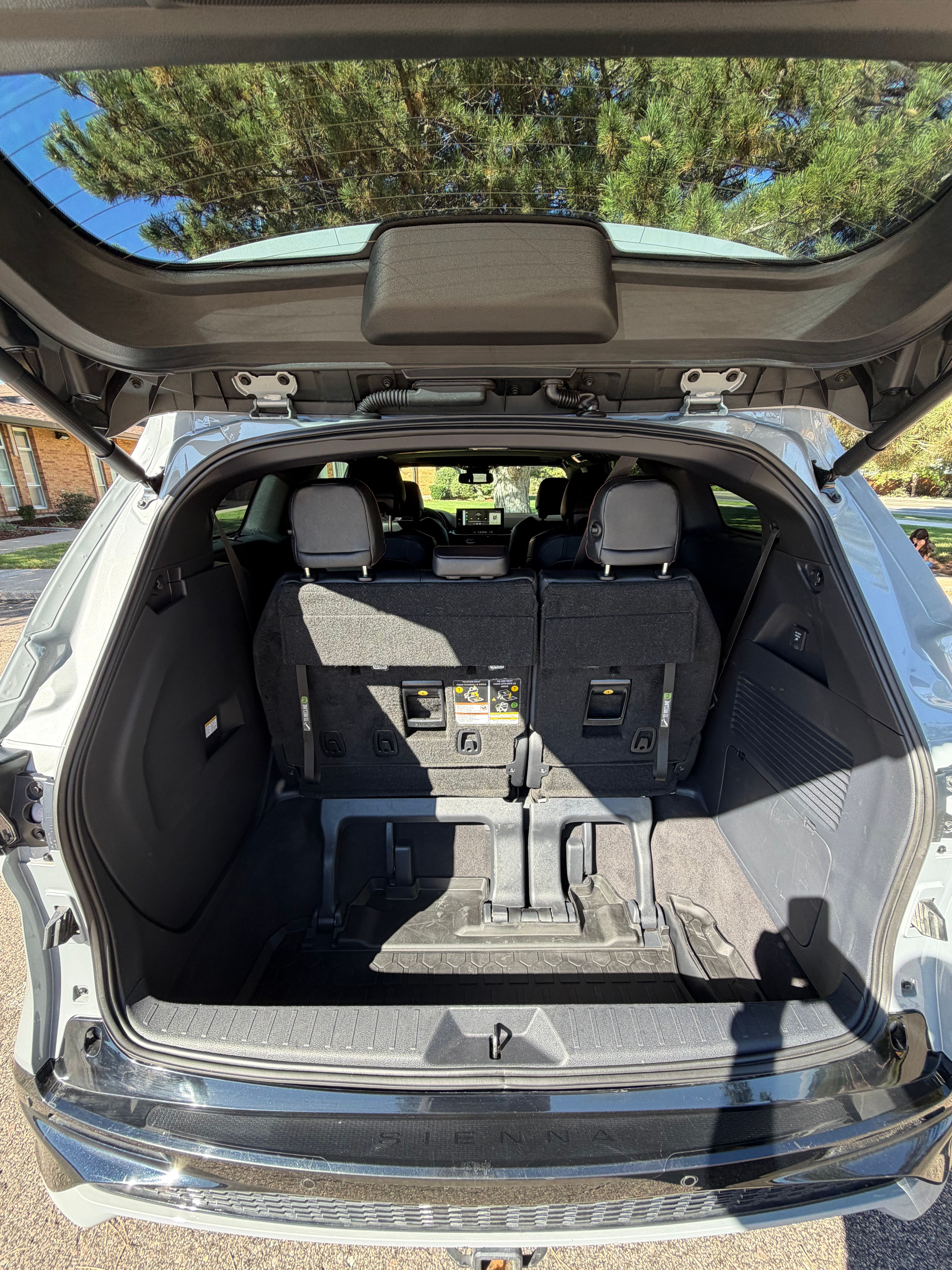 Used 2025 Toyota Sienna XSE w/ XSE Premium Package AWD/4WD image 15