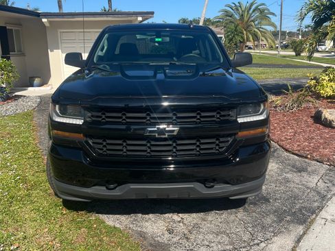 Used 2018 Chevrolet Silverado 1500 Custom w/ Custom Value Package image 2