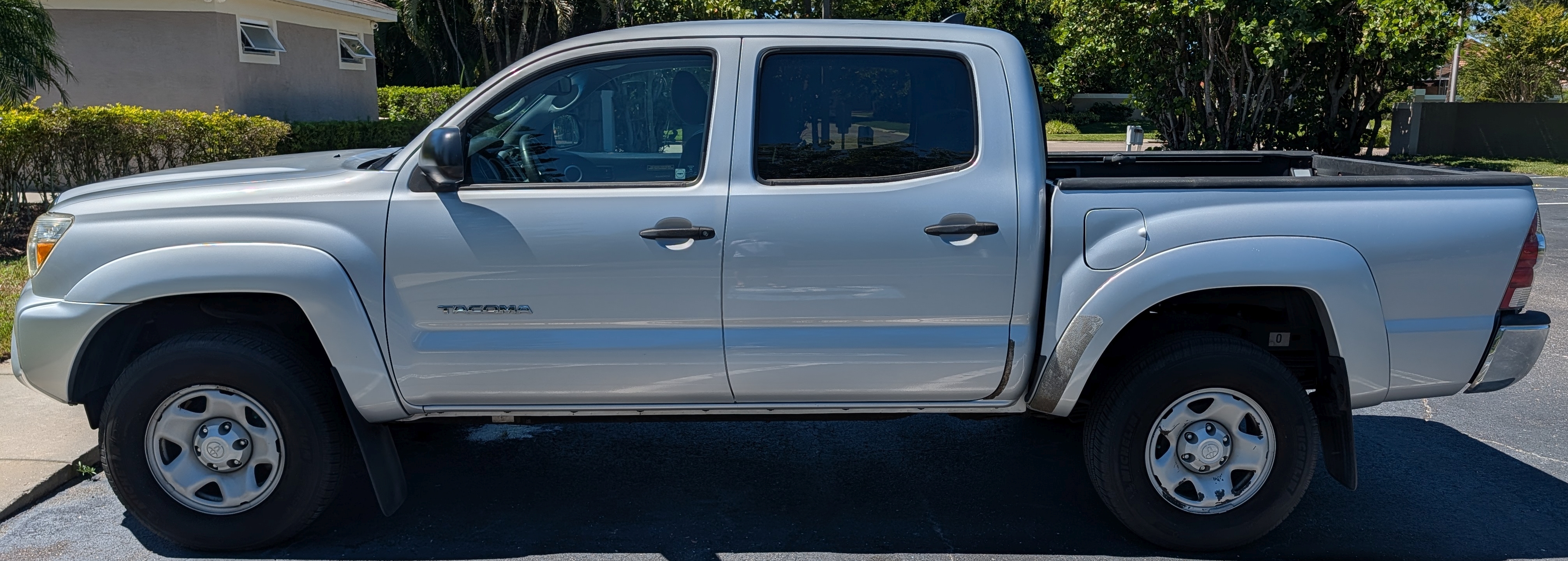 Used 2012 Toyota Tacoma PreRunner w/ SR5 Pkg RWD image 2