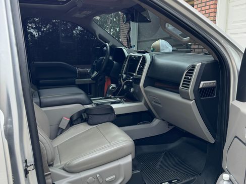 Used 2016 Ford F150 Lariat w/ Equipment Group 502A Luxury image 8