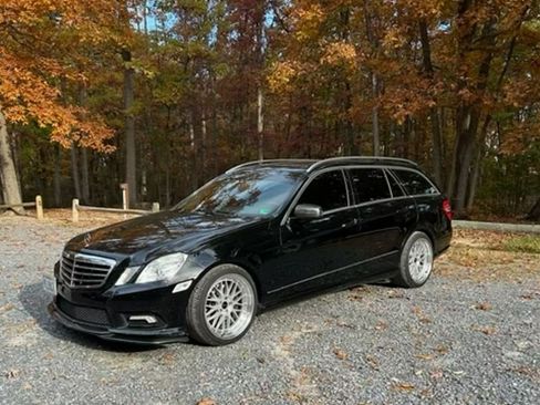 Used 2011 Mercedes-Benz E 350 4MATIC Wagon image 2