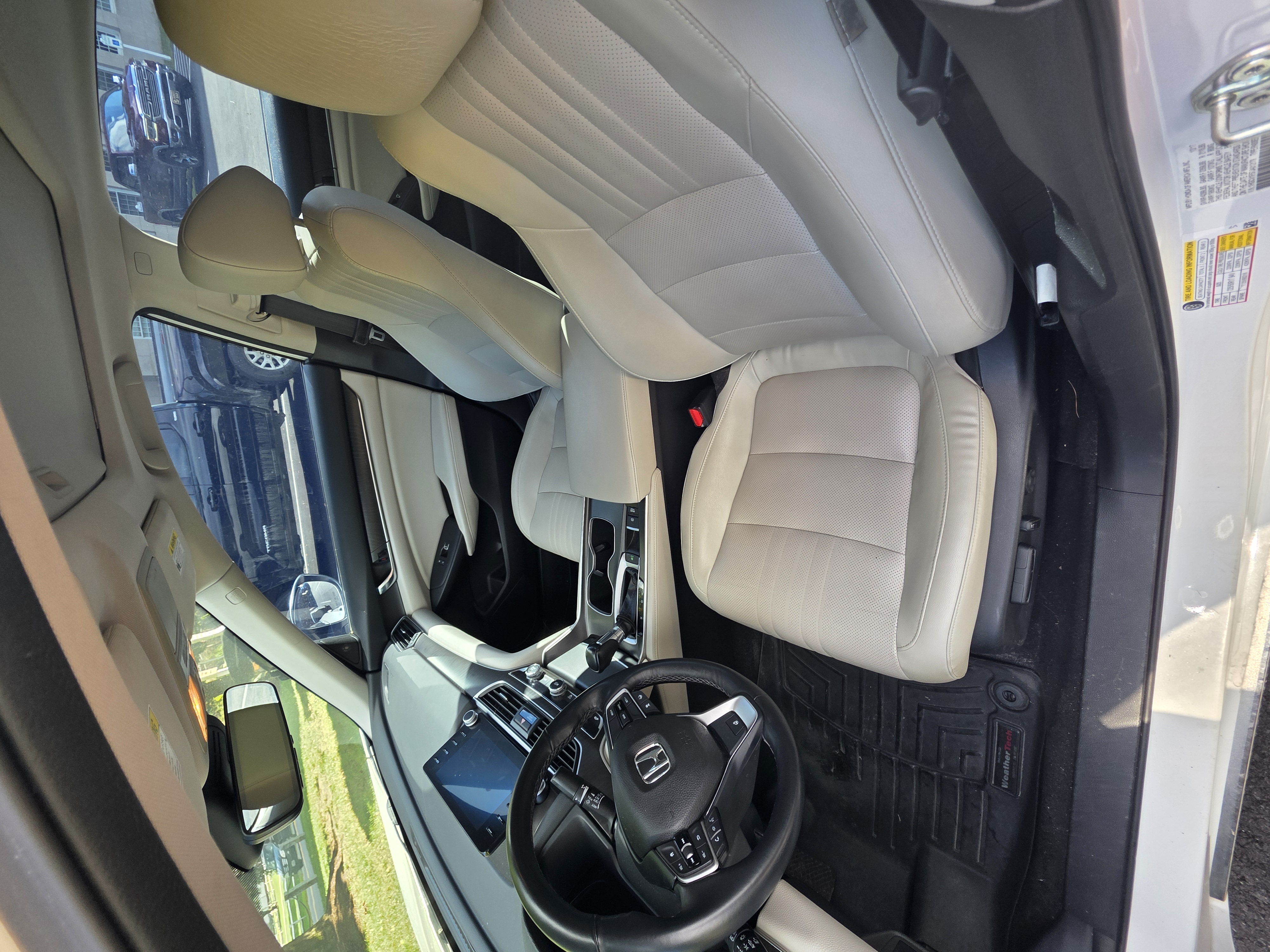 Used 2018 Honda Accord EX-L image 2