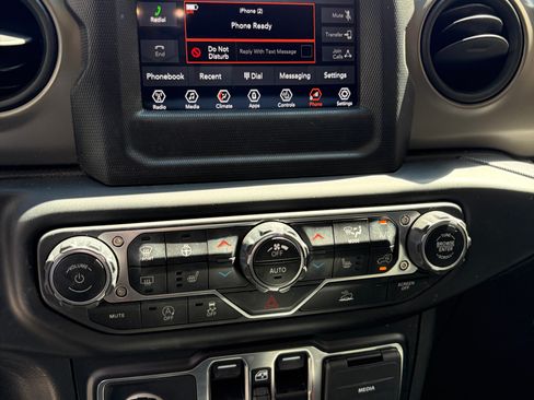 Used 2021 Jeep Gladiator Sport AWD/4WD image 13