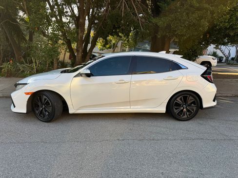 Used 2017 Honda Civic EX image 2