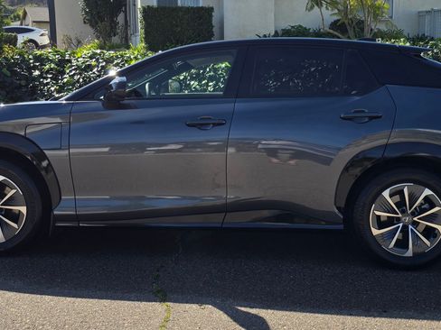 Used 2023 Lexus RZ 450e Premium w/ Accessory Package (Z1) image 4