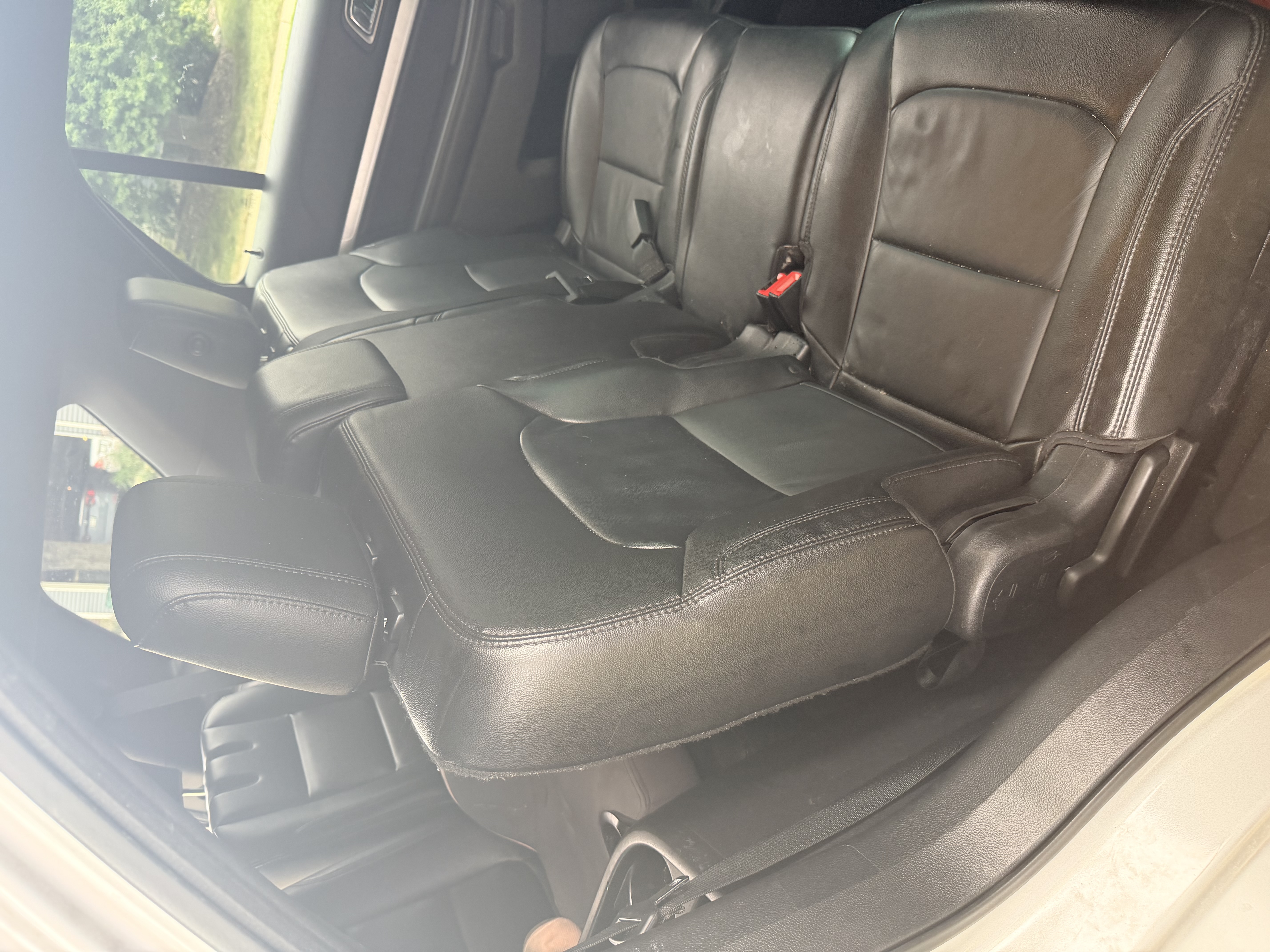 Used 2016 Ford Explorer XLT w/ Equipment Group 202A AWD/4WD image 13