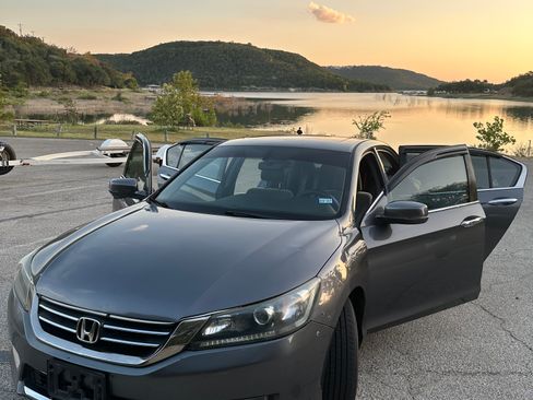 Used 2013 Honda Accord EX image 2