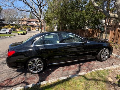 Used 2015 Mercedes-Benz C 300 4MATIC Sedan image 2