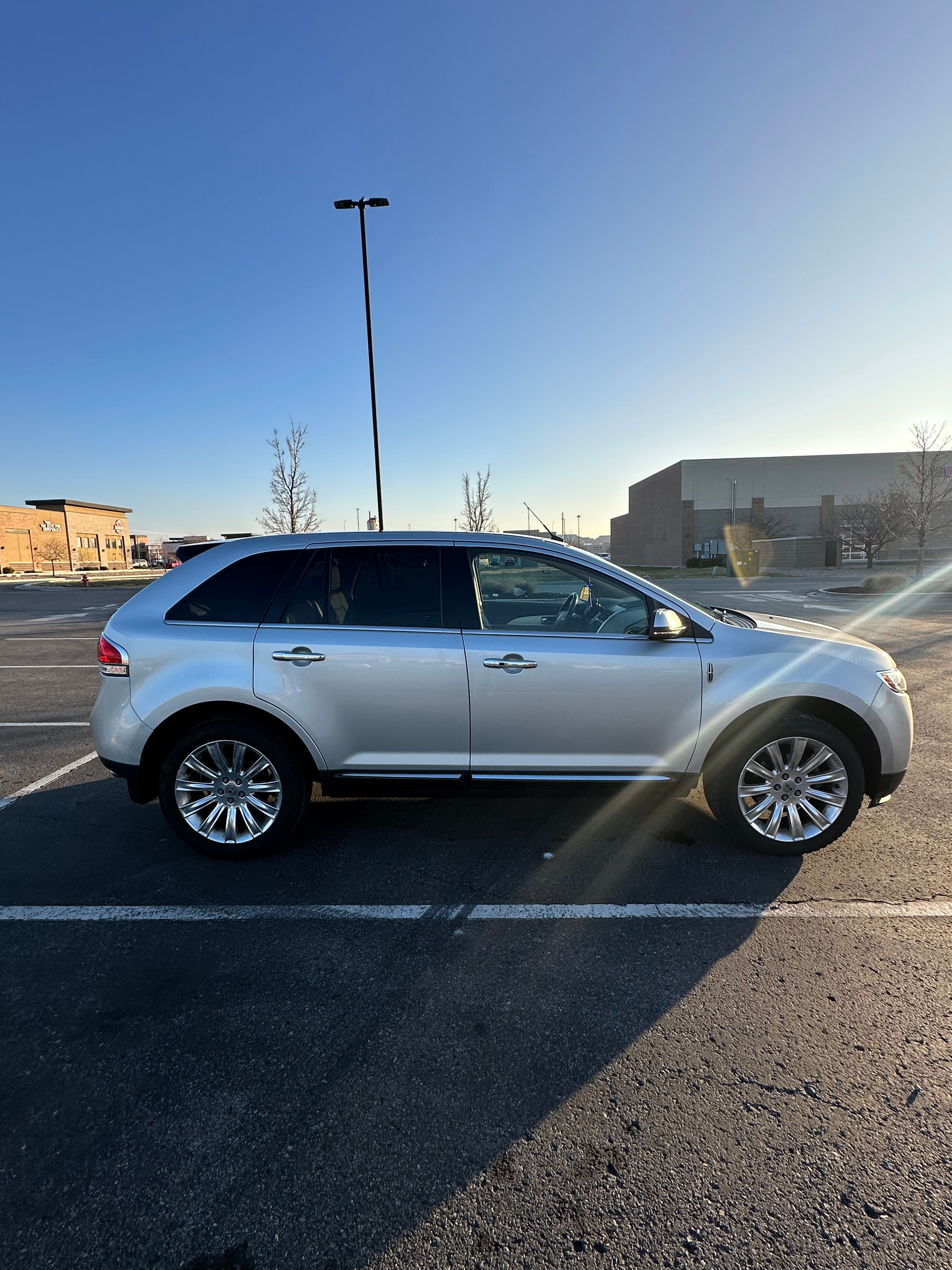 Used 2013 Lincoln MKX AWD image 11