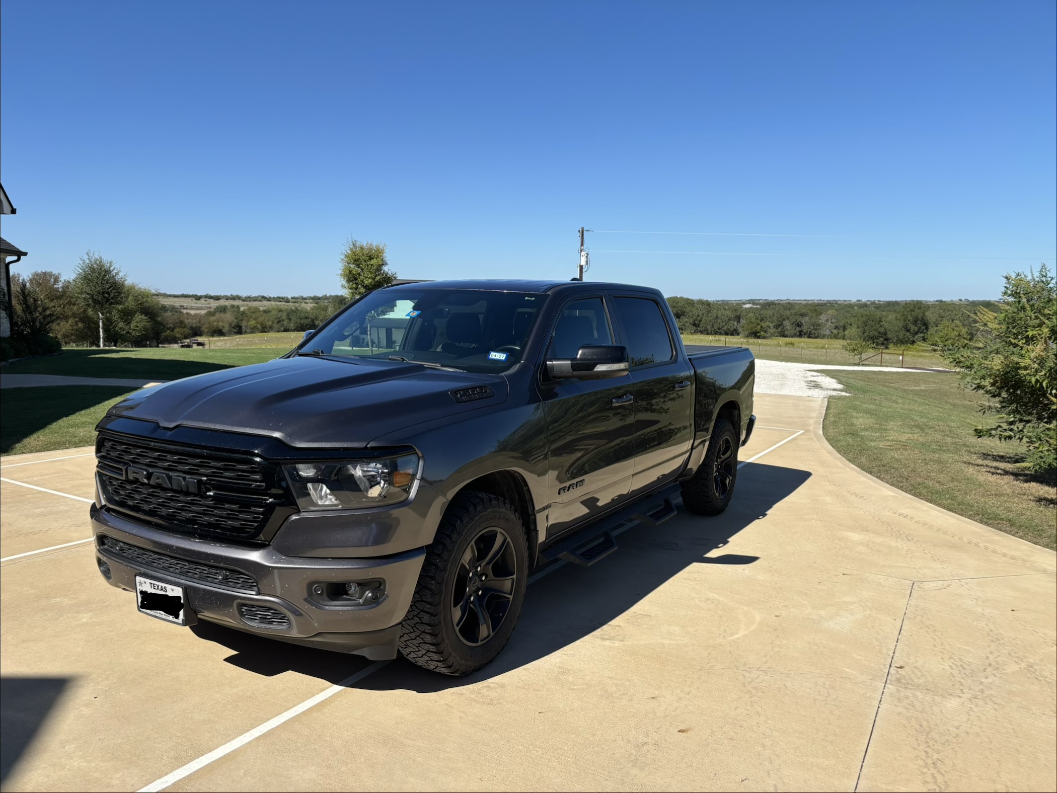 Used 2022 RAM 1500 Lone Star AWD/4WD image 1