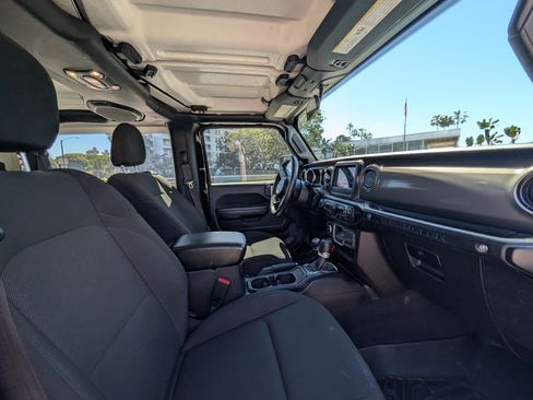 Used 2023 Jeep Wrangler Sport image 15