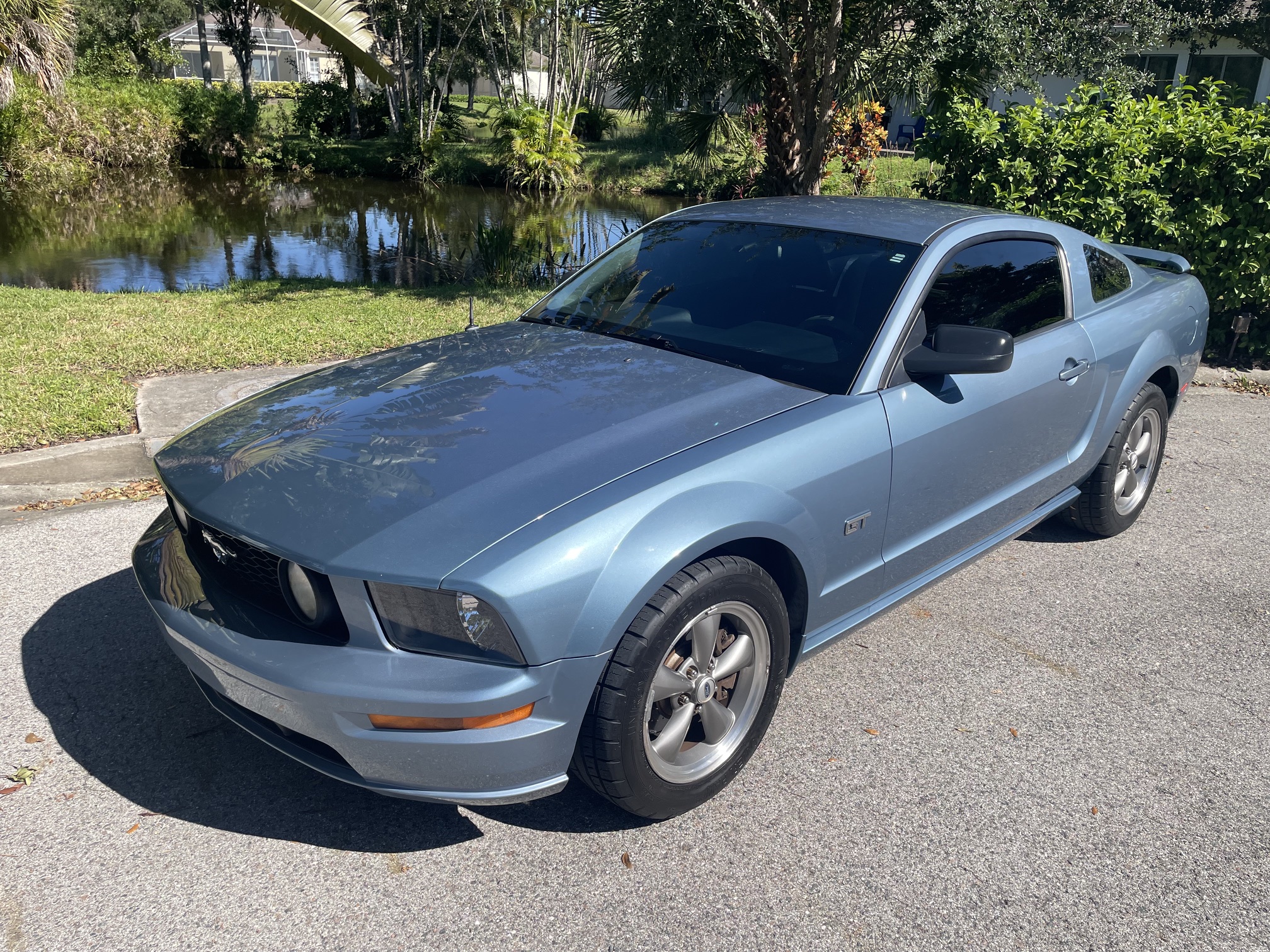 Used 2005 Ford Mustang GT Premium RWD image 1