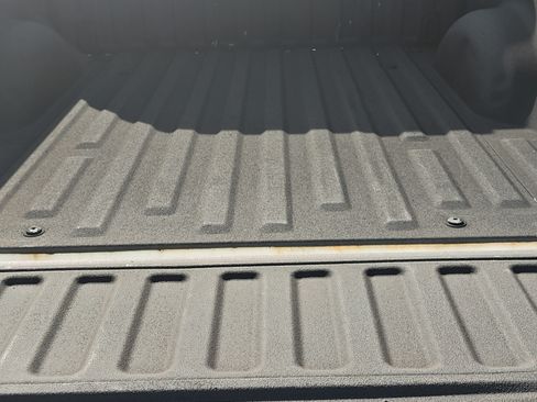 Used 2004 Ford F150 XLT RWD image 2