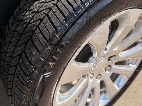 Used 2021 Chevrolet Silverado 1500 High Country w/ Technology Package image 15