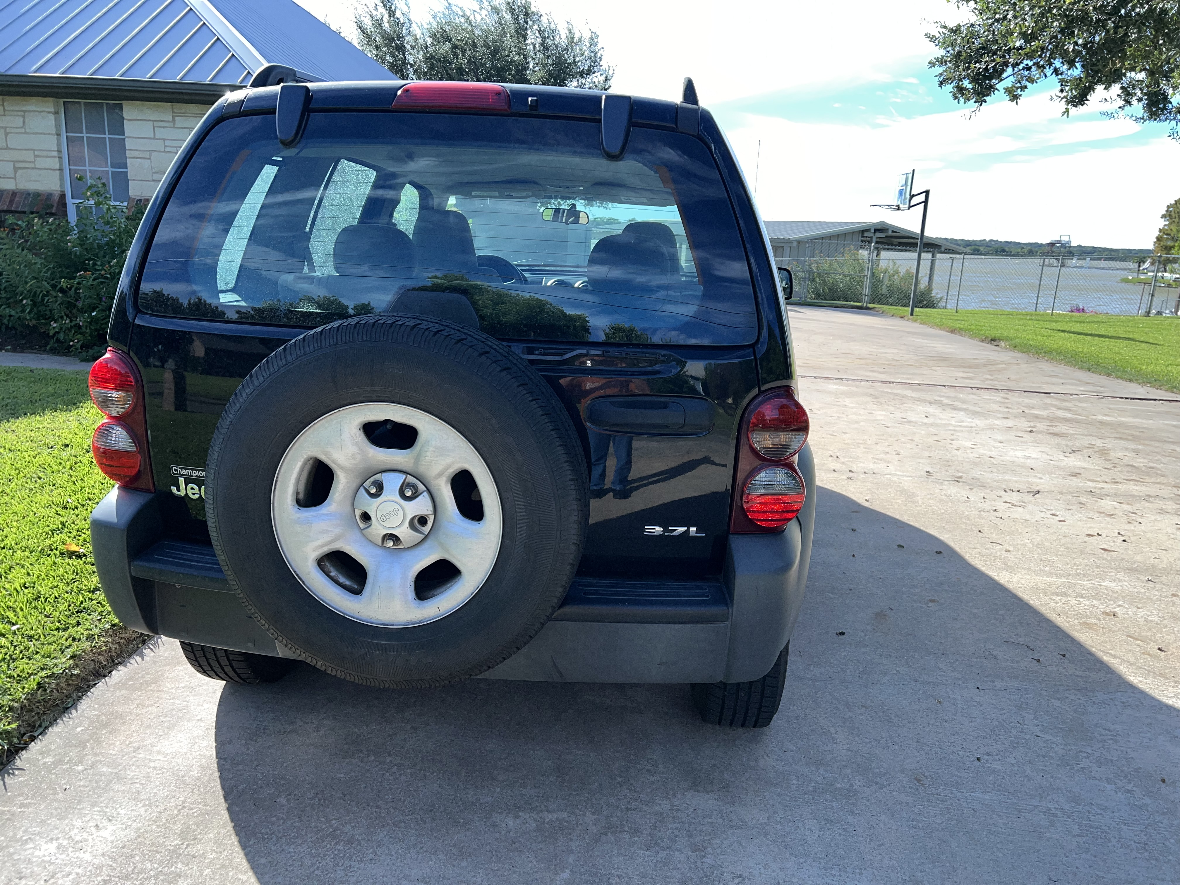 Used 2006 Jeep Liberty Sport RWD image 12