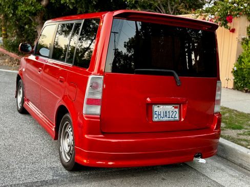 Used 2004 Scion xB image 6