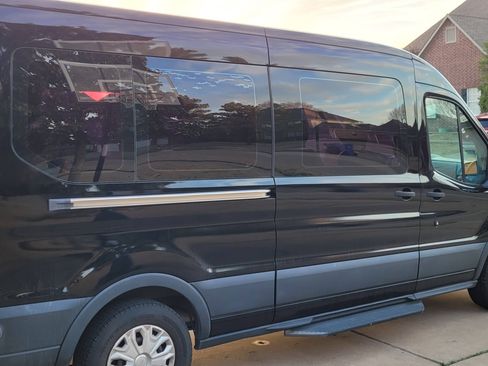 Used 2018 Ford Transit 350 XLT image 19