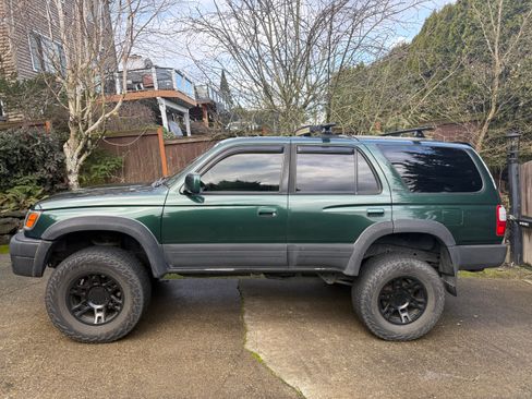 Used 1999 Toyota 4Runner Limited AWD/4WD image 1