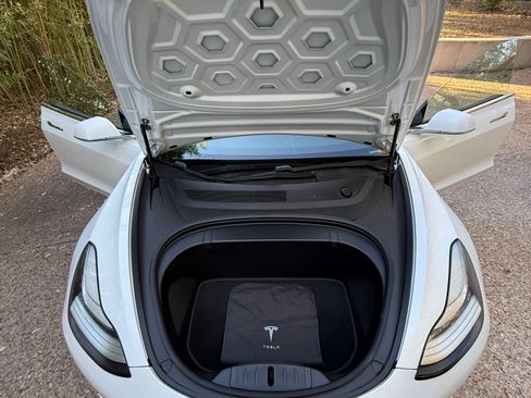 Used 2018 Tesla Model 3 Long Range image 4