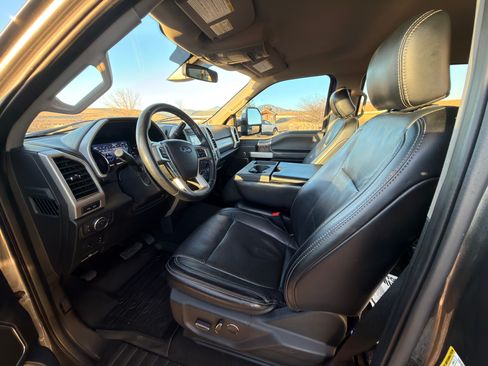 Used 2019 Ford F350 Lariat w/ Lariat Ultimate Package image 12