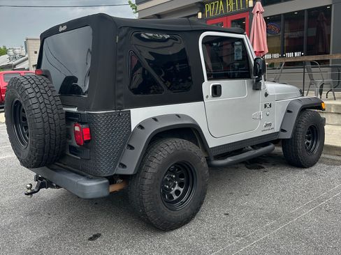 Used 2004 Jeep Wrangler X w/ Full Face Tire & Wheel Group AWD/4WD image 5