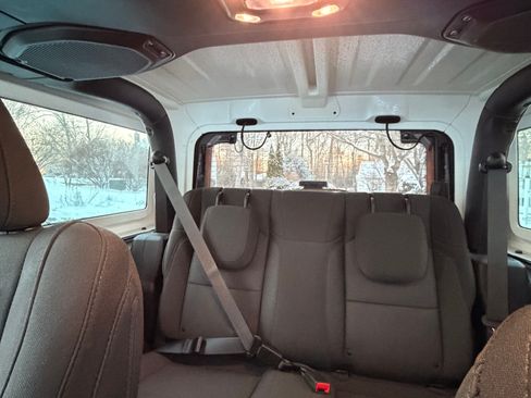 Used 2020 Jeep Wrangler Sport image 10