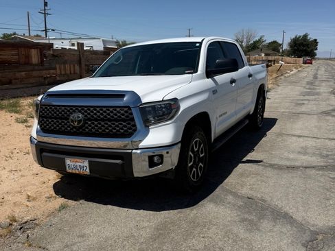 Used 2020 Toyota Tundra SR5 w/ TRD Off-Road Plus Package AWD/4WD image 4