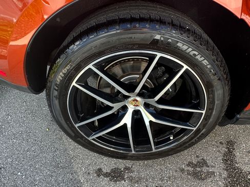 Used 2023 Porsche Macan image 8