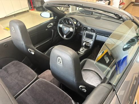 Used 2008 Porsche 911 Cabriolet image 22