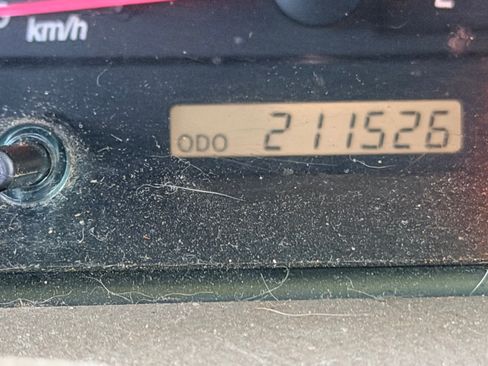 Used 2002 Toyota Camry LE FWD image 13