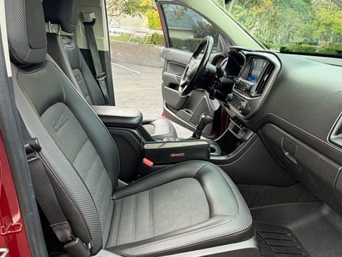 Used 2017 GMC Canyon SLE w/ All Terrain Package AWD/4WD image 13