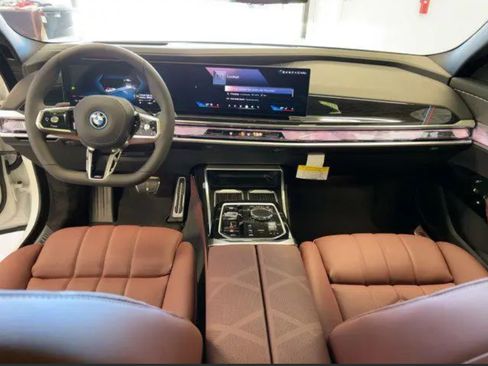 Used 2024 BMW i7 eDrive50 w/ M Sport Package image 12