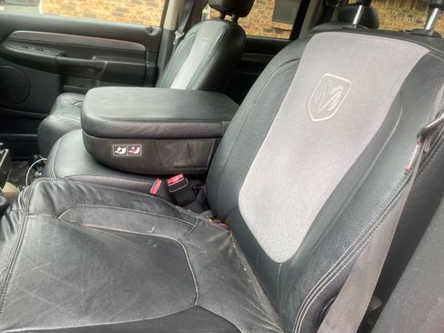 Used 2005 Dodge Ram 2500 Truck SLT image 3