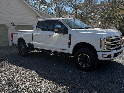 Used 2024 Ford F350 Platinum w/ Tremor Off-Road Package image 6