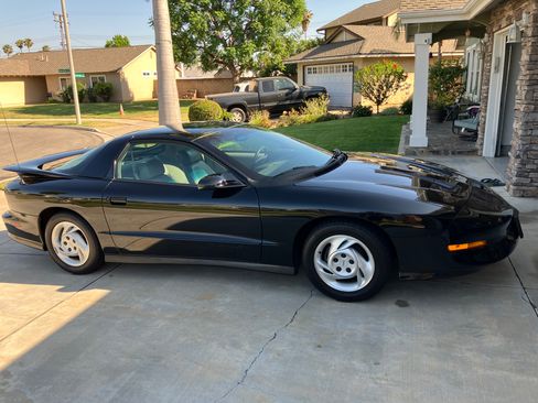 Used 1993 Pontiac Firebird Trans Am image 1