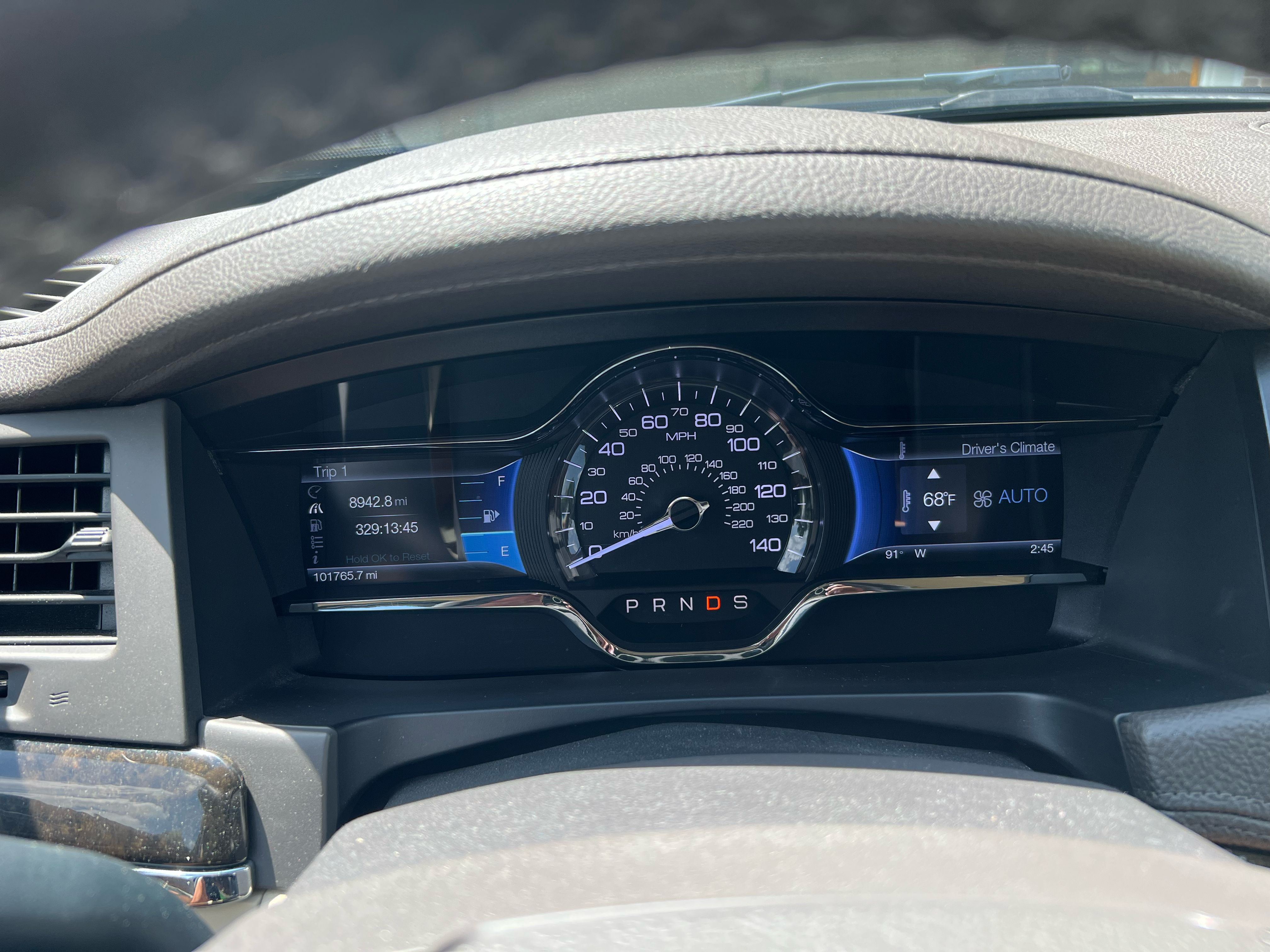 Used 2013 Lincoln MKS AWD image 12