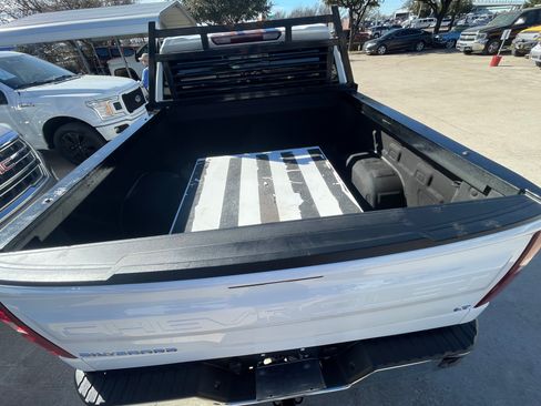 Used 2020 Chevrolet Silverado 1500 LT w/ Convenience Package image 6