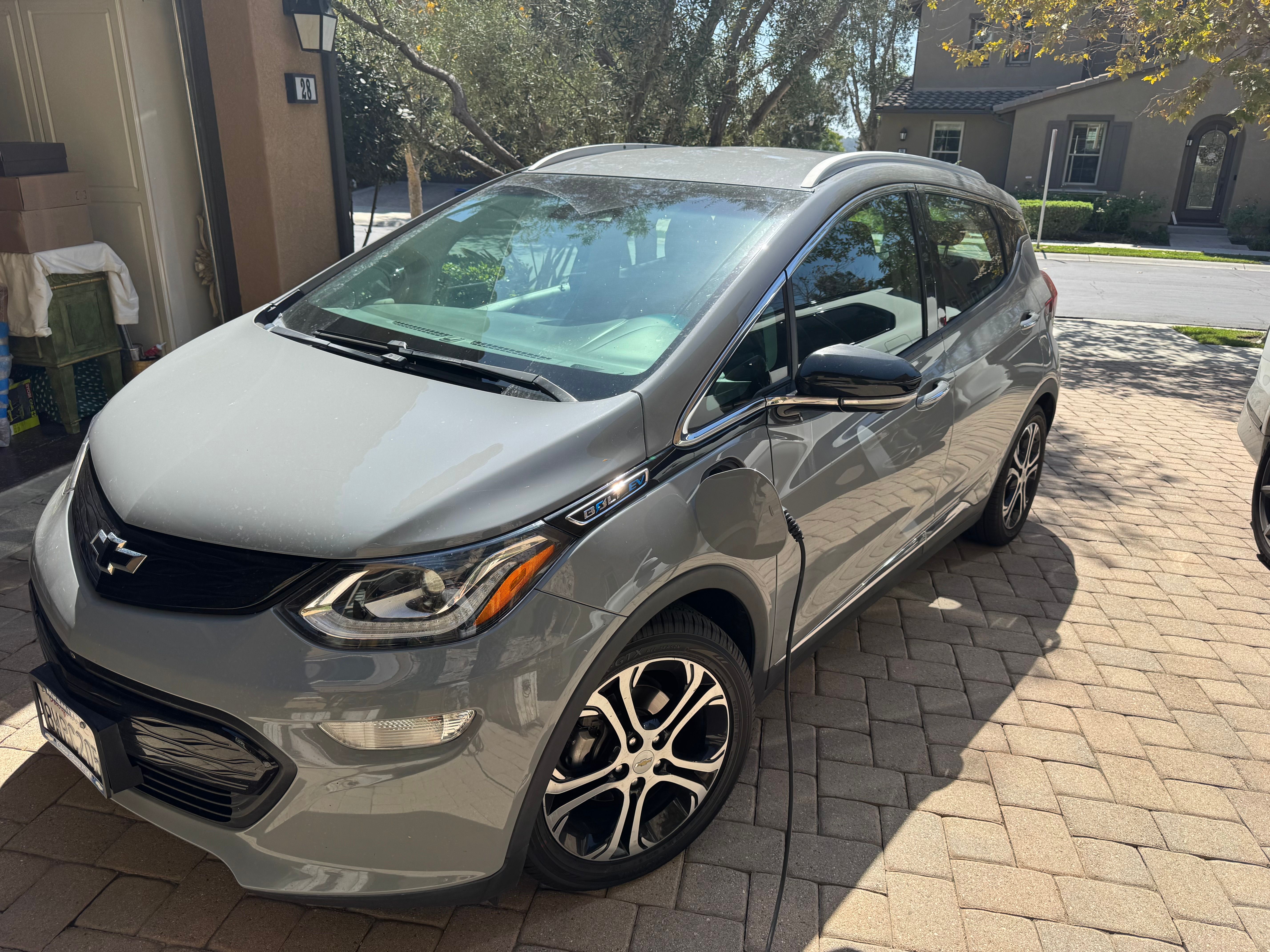 Used 2021 Chevrolet Bolt Premier w/ Infotainment Package FWD image 2