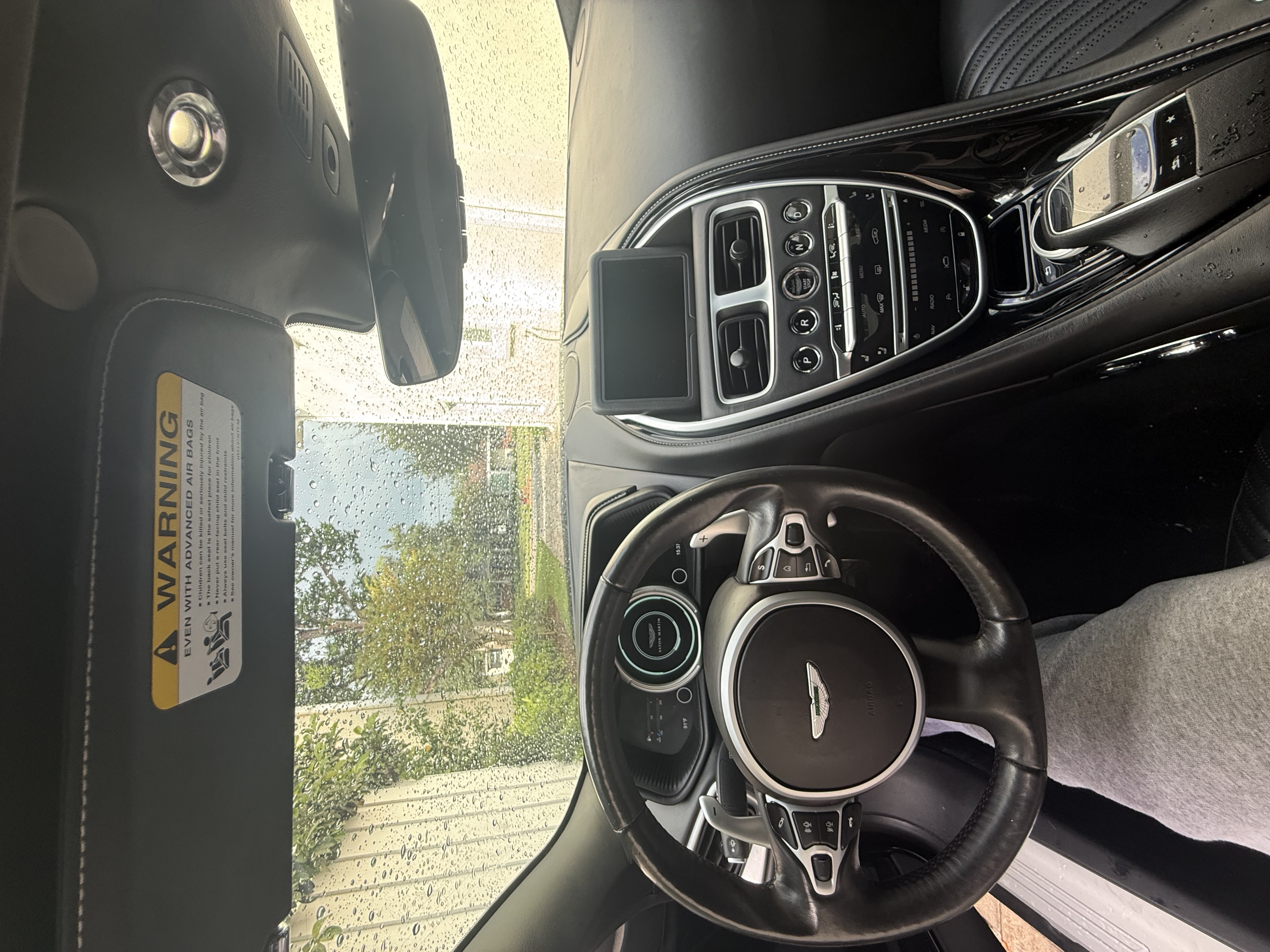 Used 2020 Aston Martin DB11 Volante RWD image 11
