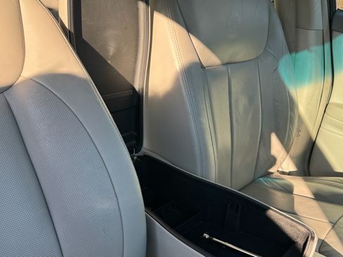 Used 2007 Cadillac DTS Luxury I w/ Trunk Convenience Package image 11