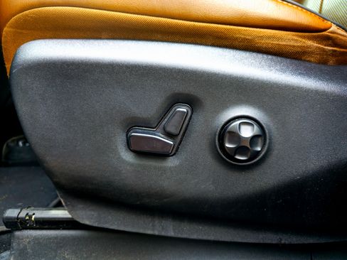 Used 2018 Chrysler Pacifica Limited w/ Advanced Safetytec Group image 20