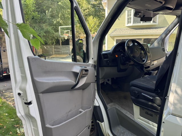 Used 2016 Mercedes-Benz Sprinter 2500 image 13